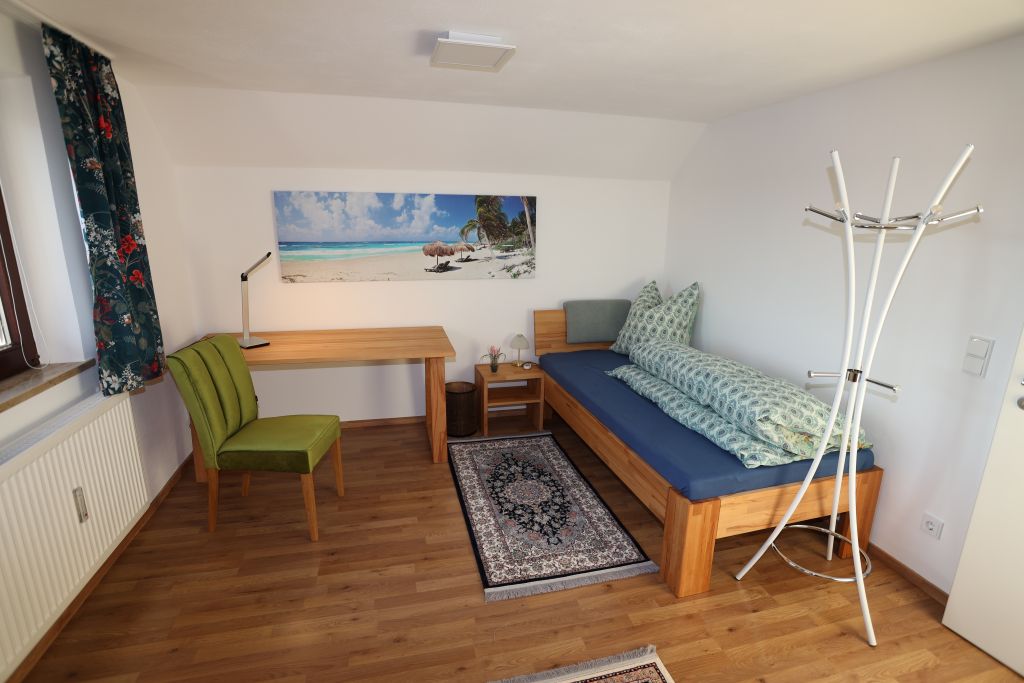 Siemensstraße 3 -  WG 7 - DG Zimmer 1